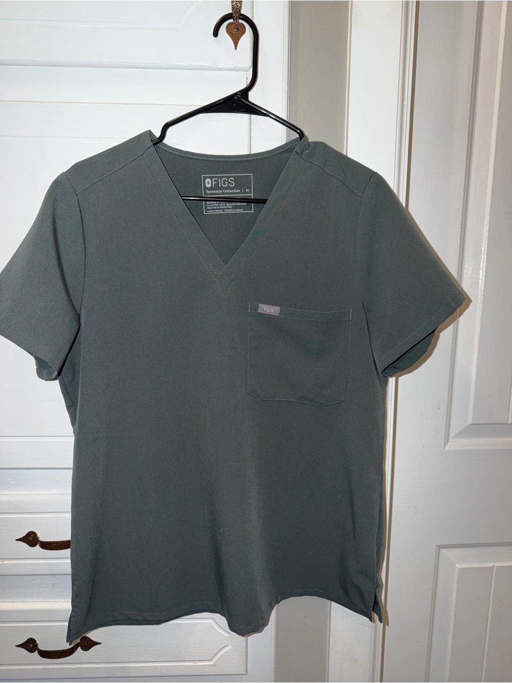 Figs Scrub Top size M